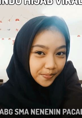 Bokep LiveShow Sambil Nyusuin Pacar Mahasiswa + BokepIndo21